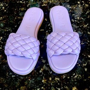 Like New Seychelles lavender Leather purple  Sandals! 6.5